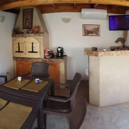 Guest house Border House